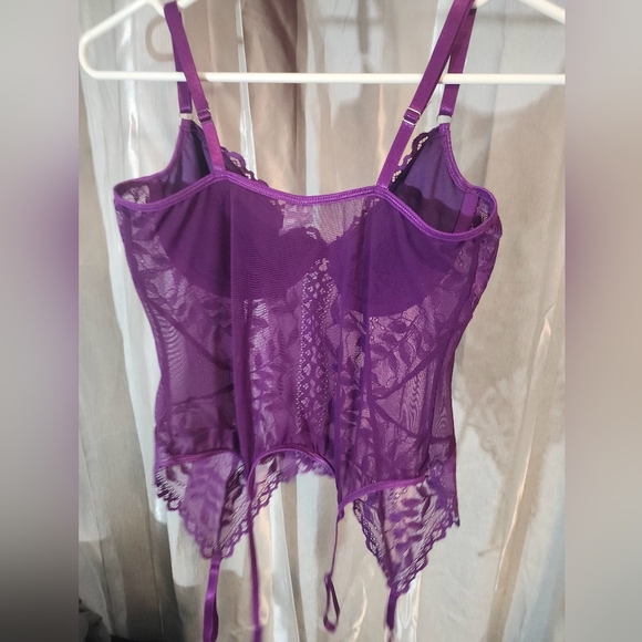 Purple XL boustier/garter - Picture 3 of 3